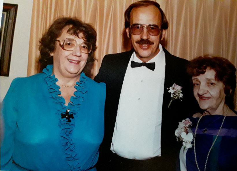 (L-R) Loretta, Leo and their mother at Leo and Jane's wedding on 11 Oct 1986